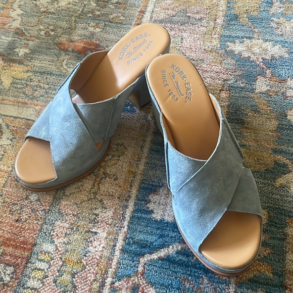 KORK-EASE Light Blue Suede Platform Slides. Comfy cute! - Picture 1 of 9